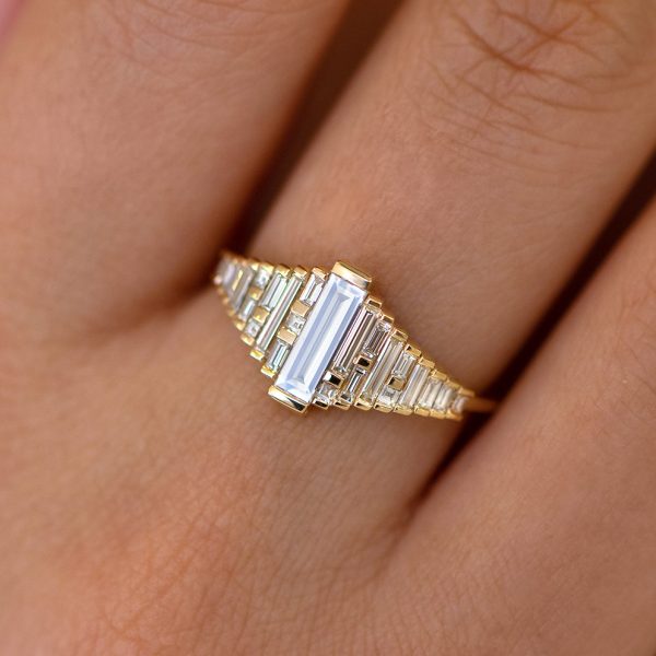 Baguette Diamond Ring with Gradient Diamonds and Gold Details Fashion