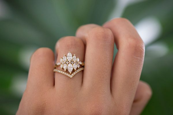 Unusual Engagement Ring Set with Marquise Diamonds Fashion