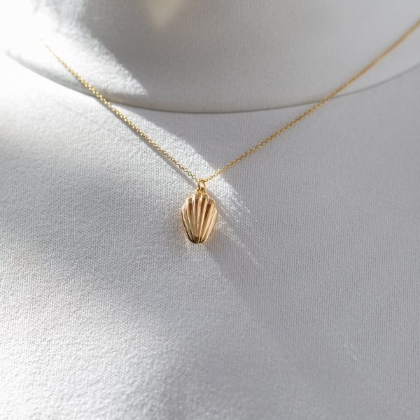 Madeleine Cookie Pendant Necklace in Solid Gold For Cheap